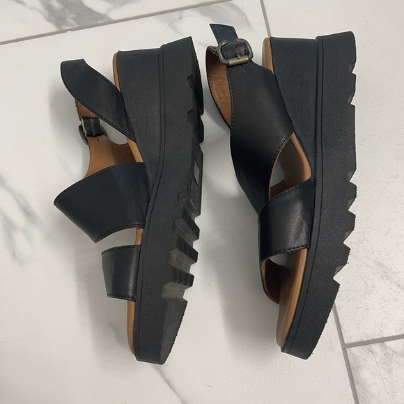 MWOT Bueno Jianna Black Platform Leather Sandals with Adjustable Ankle Strap - Picture 3 of 13